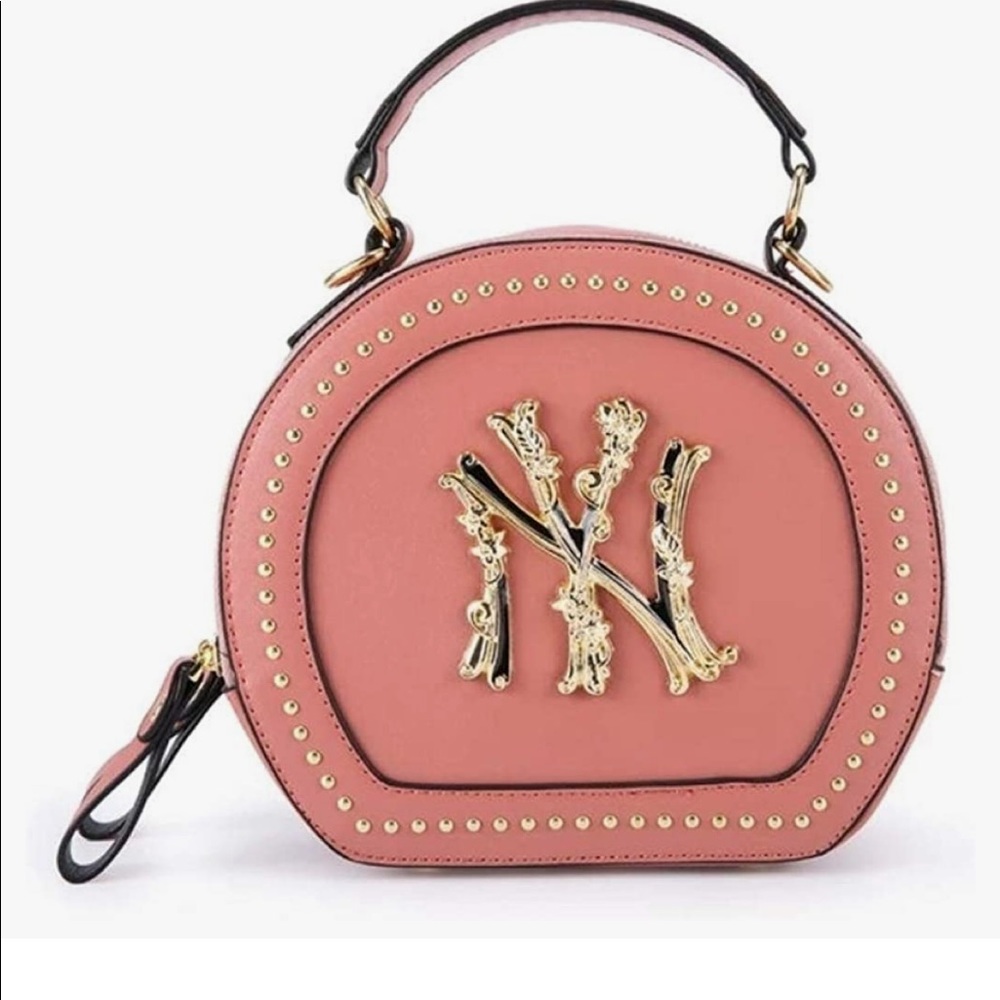 NY HANDBAG/SHOULDER BAG WITH STUDS